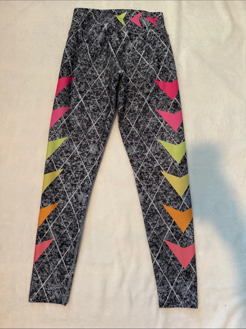 Girls' Gray Diamond-Print Active Leggings with Neon Accent. OS Cima activewear